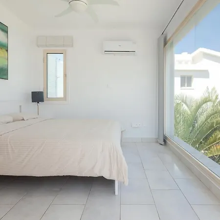 Infinity Luxury 4 Bedroom *