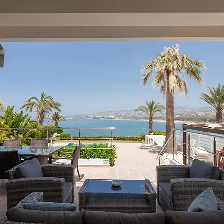 Infinity Luxury 4 Bedroom Villa *